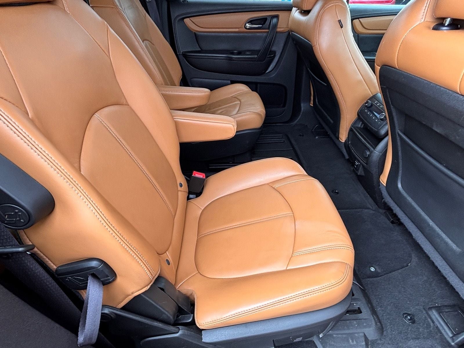 Used 2014 Chevrolet Traverse LT FWD image 15