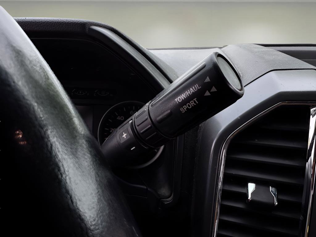 Used 2015 Ford F150 XLT w/ Equipment Group 302A Luxury image 23