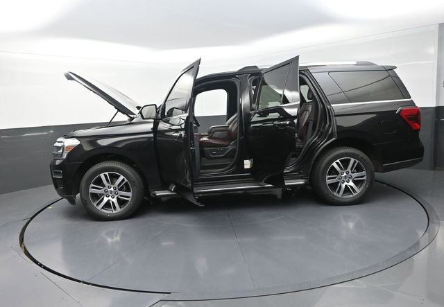 Used 2022 Ford Expedition Limited AWD/4WD image 20