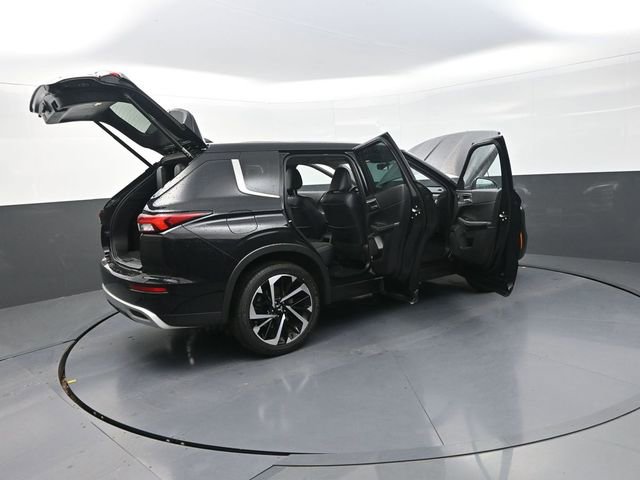 Used 2023 Mitsubishi Outlander SE image 33