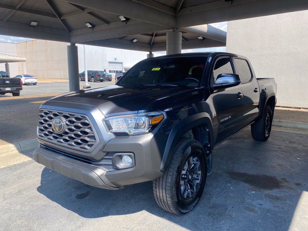 Used 2021 Toyota Tacoma TRD Off-Road w/ Technology Package AWD/4WD image 3