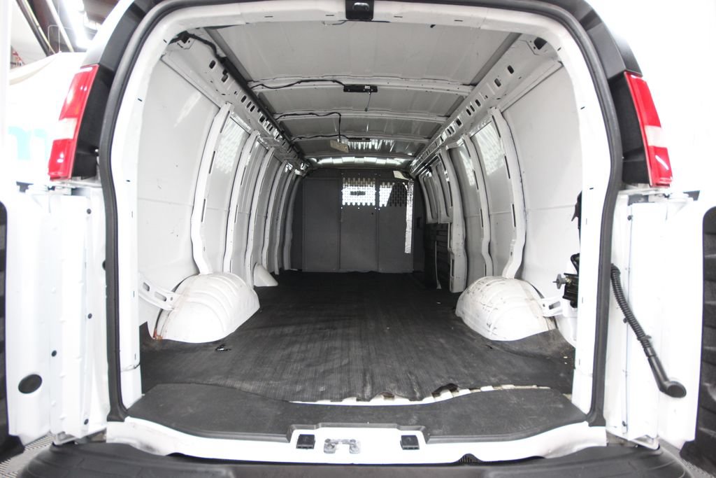 Used 2023 GMC Savana 2500 Extended RWD image 6