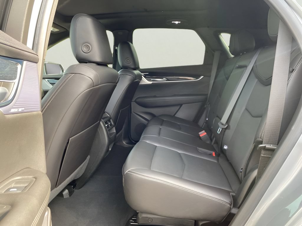 Certified 2025 Cadillac XT5 Premium Luxury w/ Technology Package AWD/4WD image 16