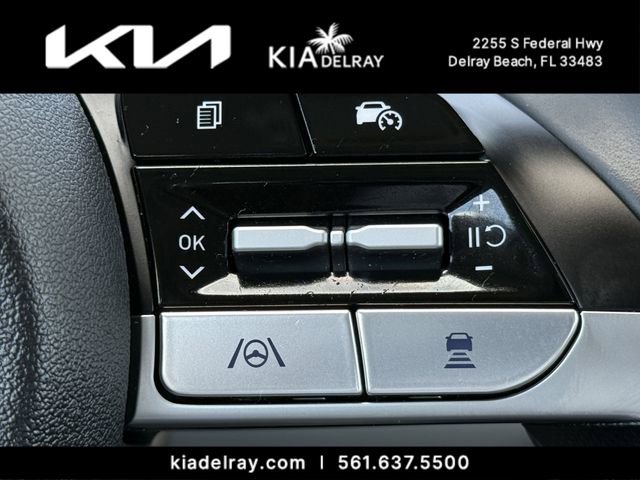 Used 2024 Hyundai Elantra Limited image 28