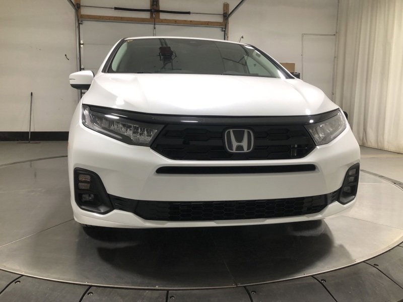 New 2026 Honda Odyssey Touring image 2