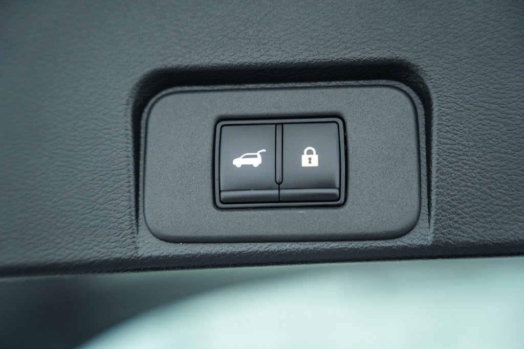 Used 2025 Nissan Rogue SV AWD/4WD image 12