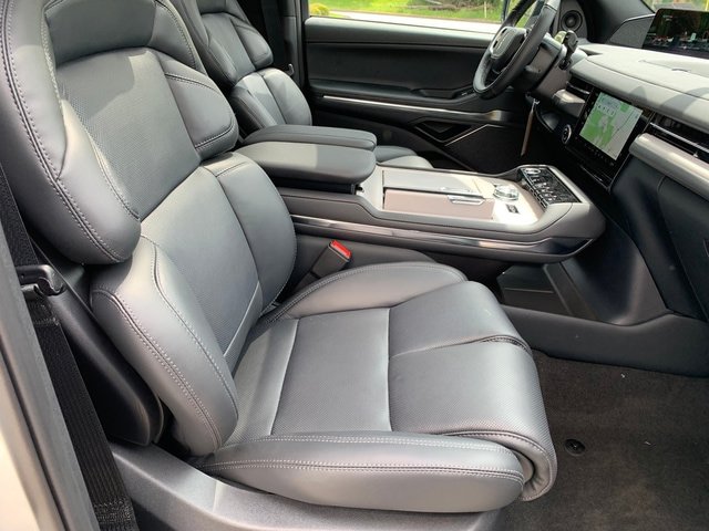 New 2026 Lincoln Navigator Reserve w/ Jet Appearance Package AWD/4WD image 12