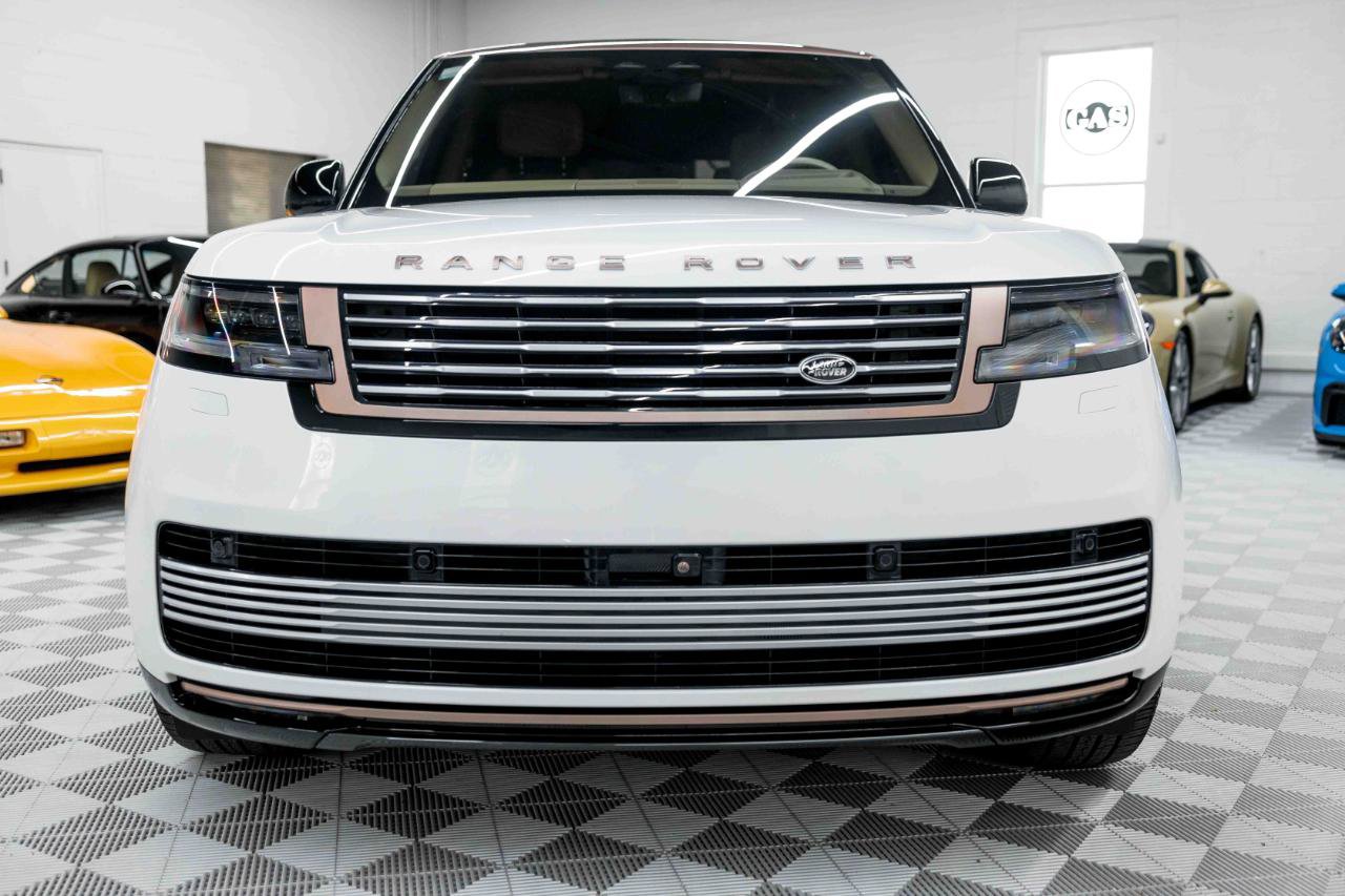 Used 2024 Land Rover Range Rover SV AWD/4WD image 5