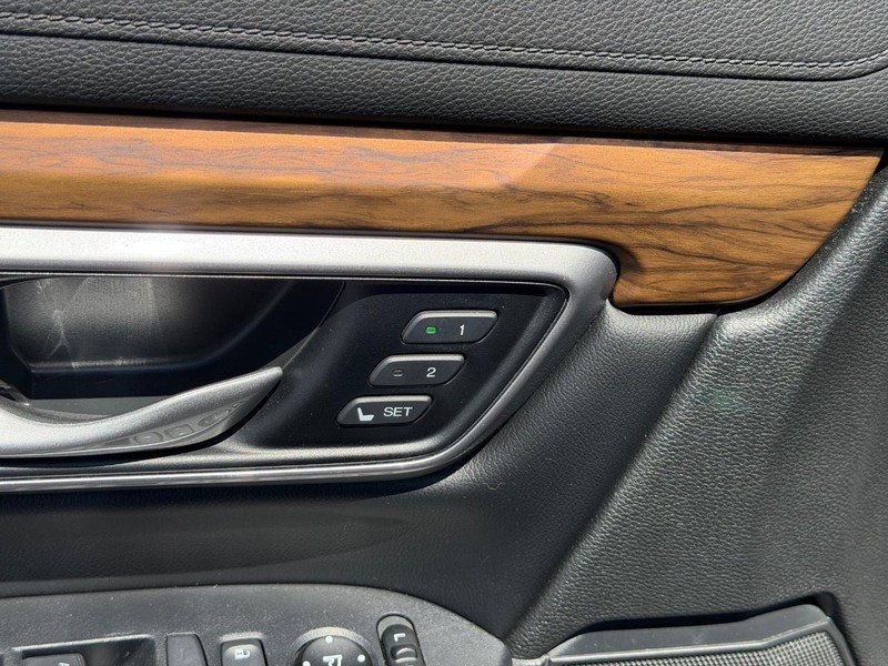 Used 2020 Honda CR-V Touring image 17