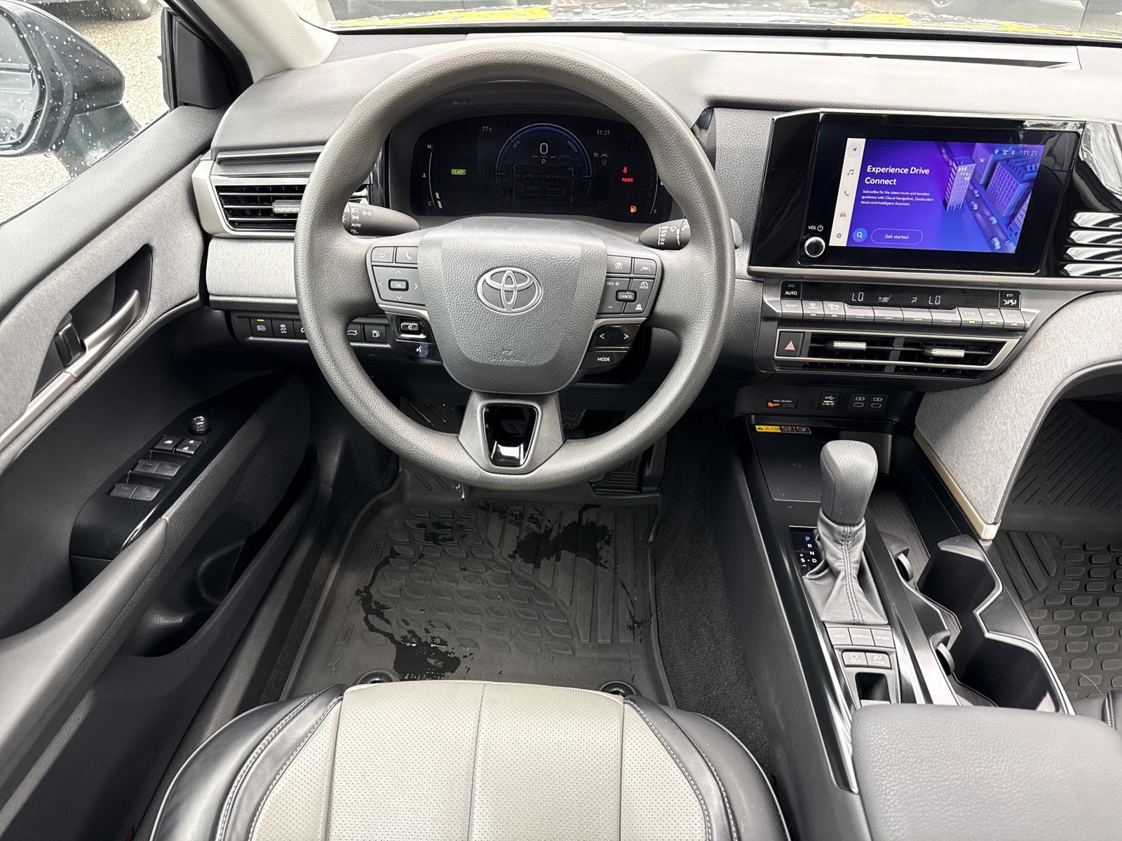 Used 2025 Toyota Camry LE FWD image 15