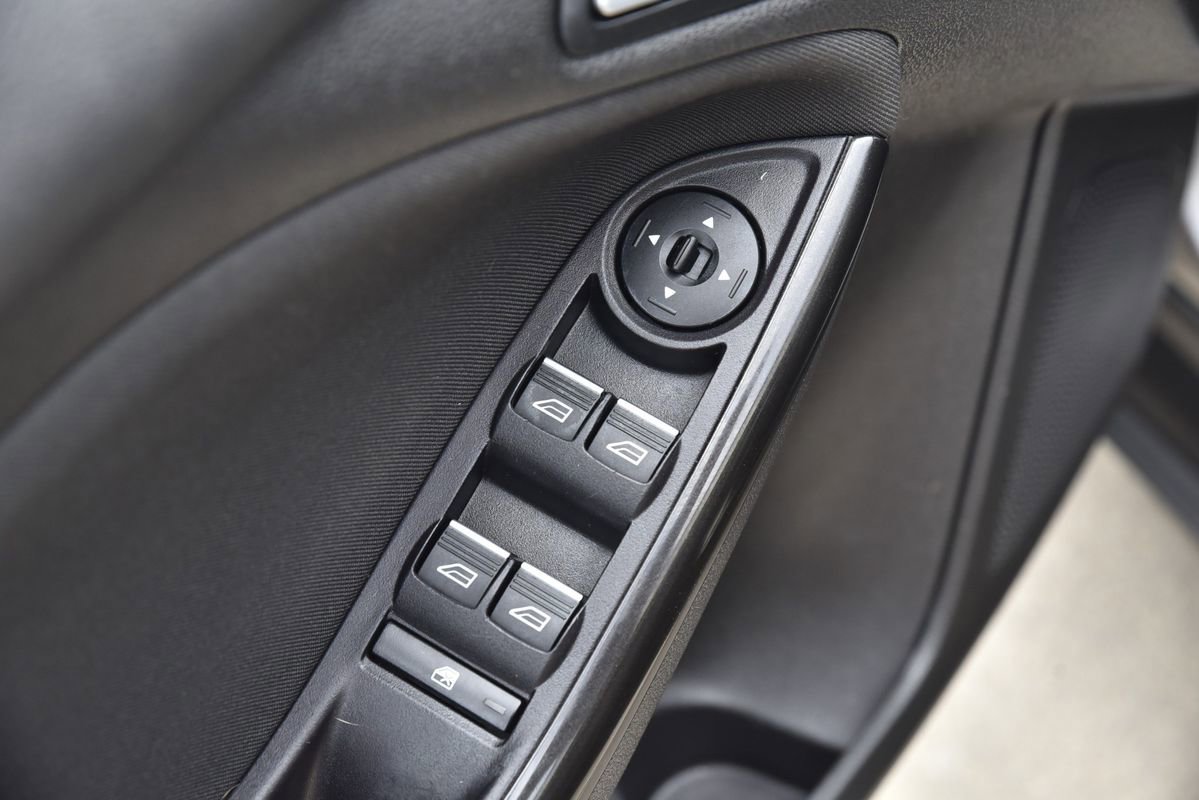 Used 2015 Ford Focus Titanium w/ Titanium Cold Weather Package image 9