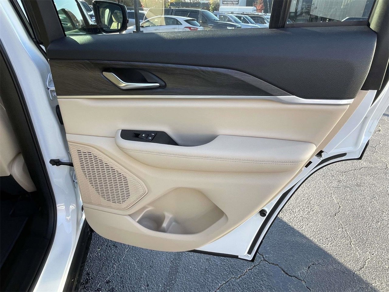 New 2025 Jeep Grand Cherokee Limited image 19