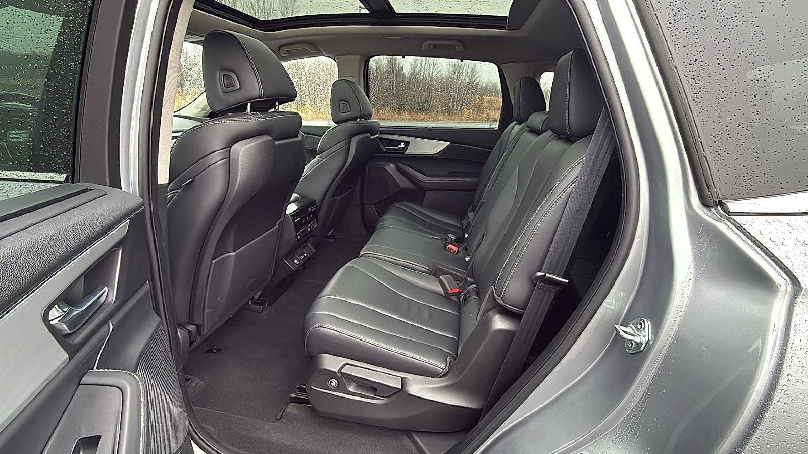 Used 2023 Acura MDX w/ Technology Package AWD/4WD image 24
