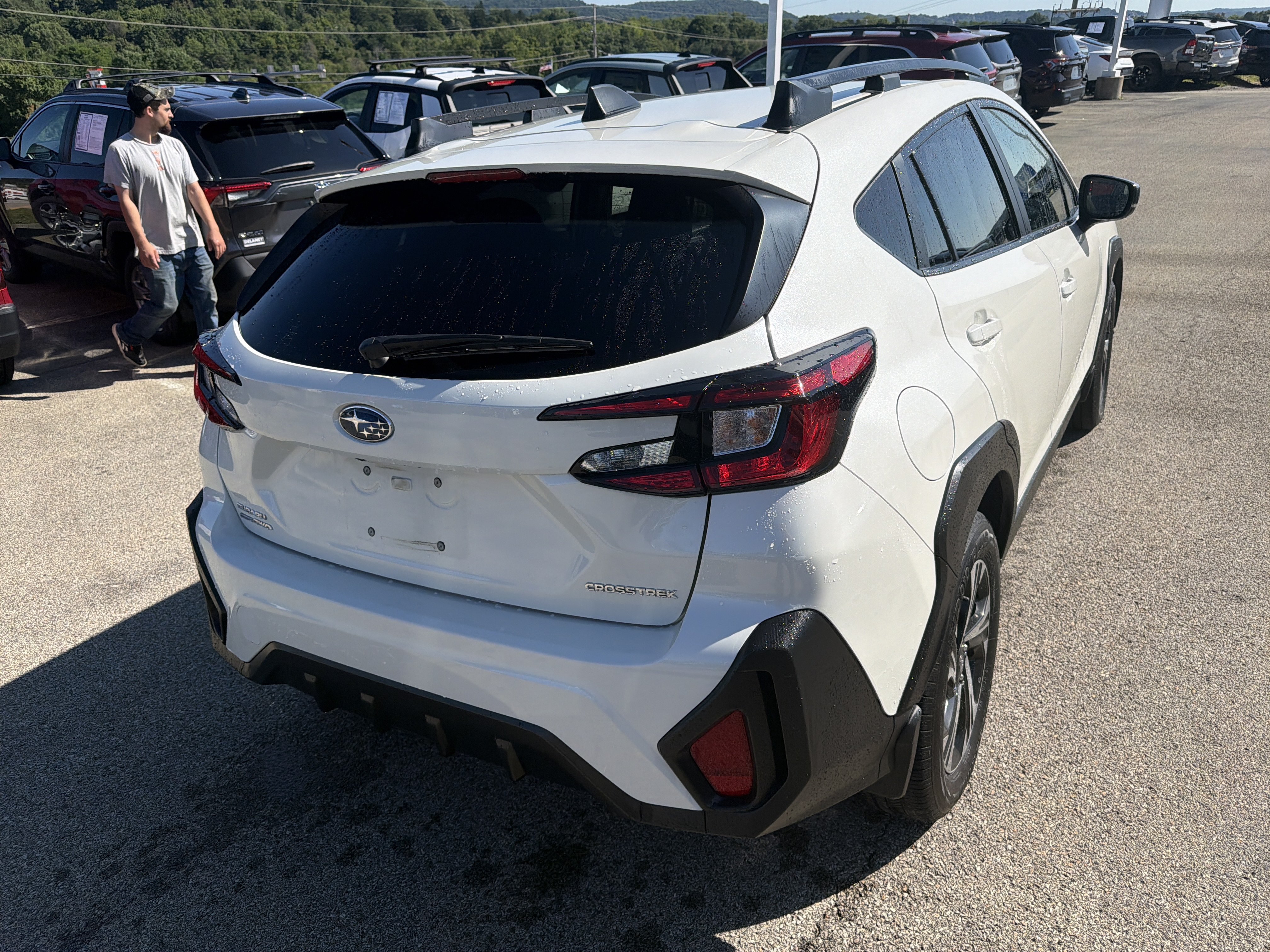 Used 2024 Subaru Crosstrek 2.0i Premium AWD/4WD image 5