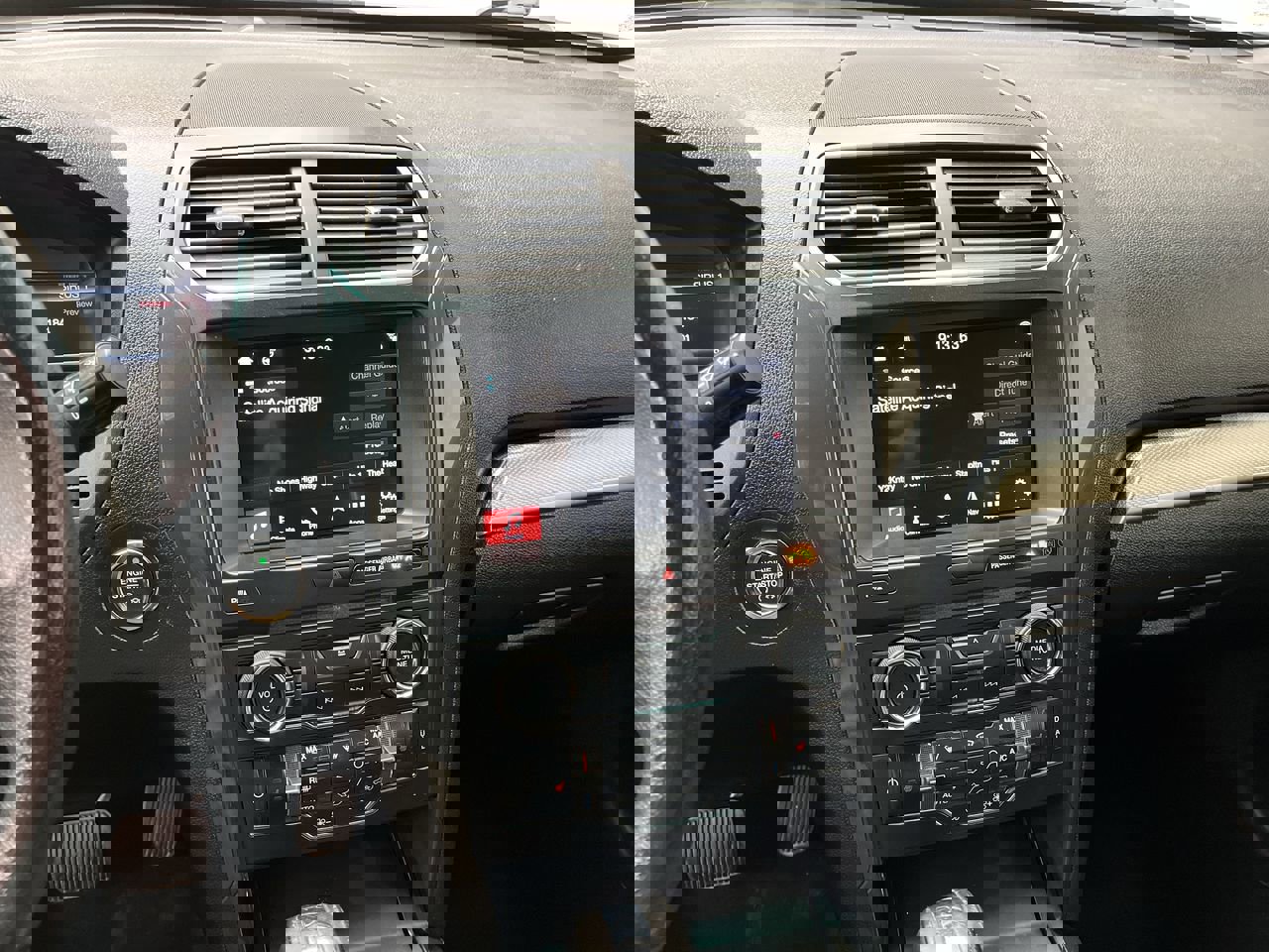 Used 2018 Ford Explorer XLT w/ Equipment Group 202A AWD/4WD image 18