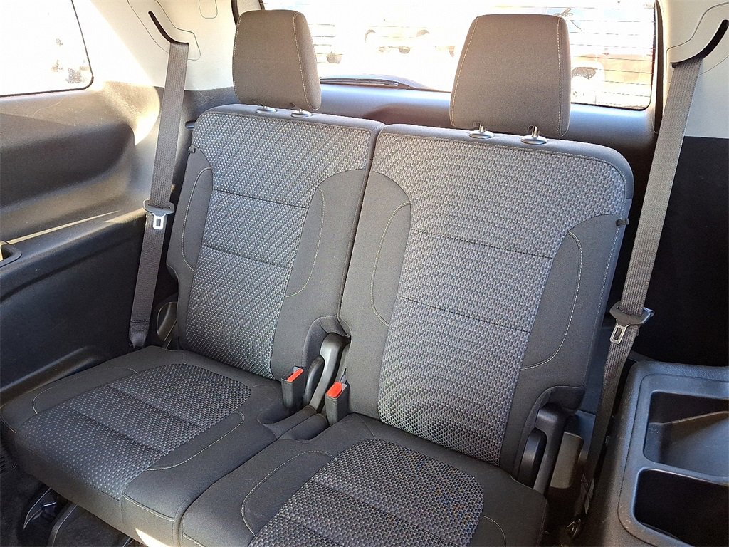 Used 2023 GMC Acadia SLE w/ Driver Convenience Package image 15