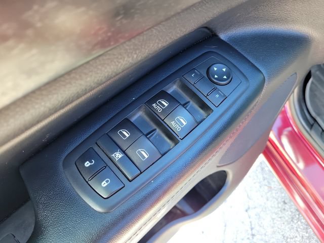 Used 2017 Jeep Grand Cherokee Altitude AWD/4WD image 18
