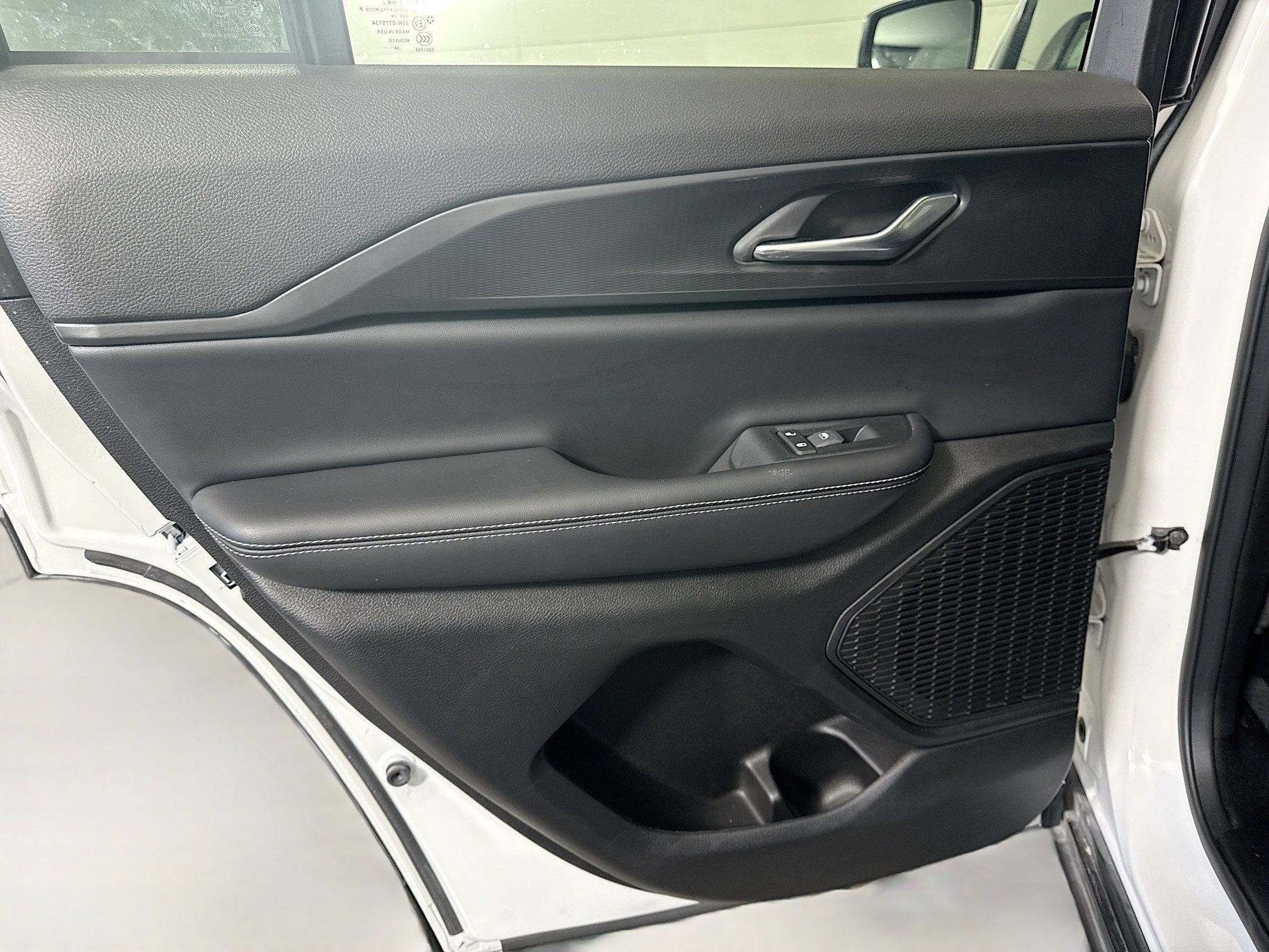 Used 2024 Jeep Grand Cherokee Laredo X image 26