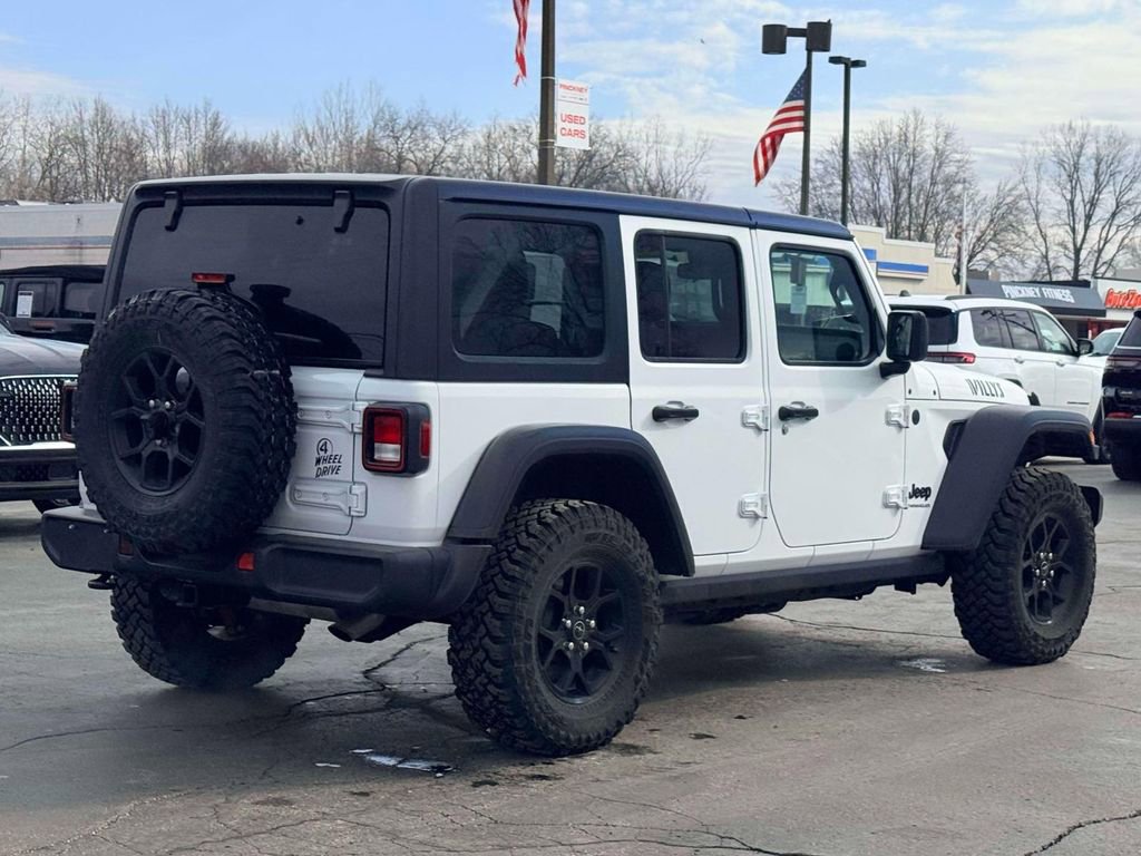 Used 2025 Jeep Wrangler Willys AWD/4WD image 7