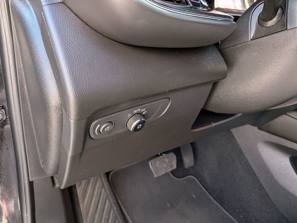 Certified 2023 Buick Envision Essence FWD image 13