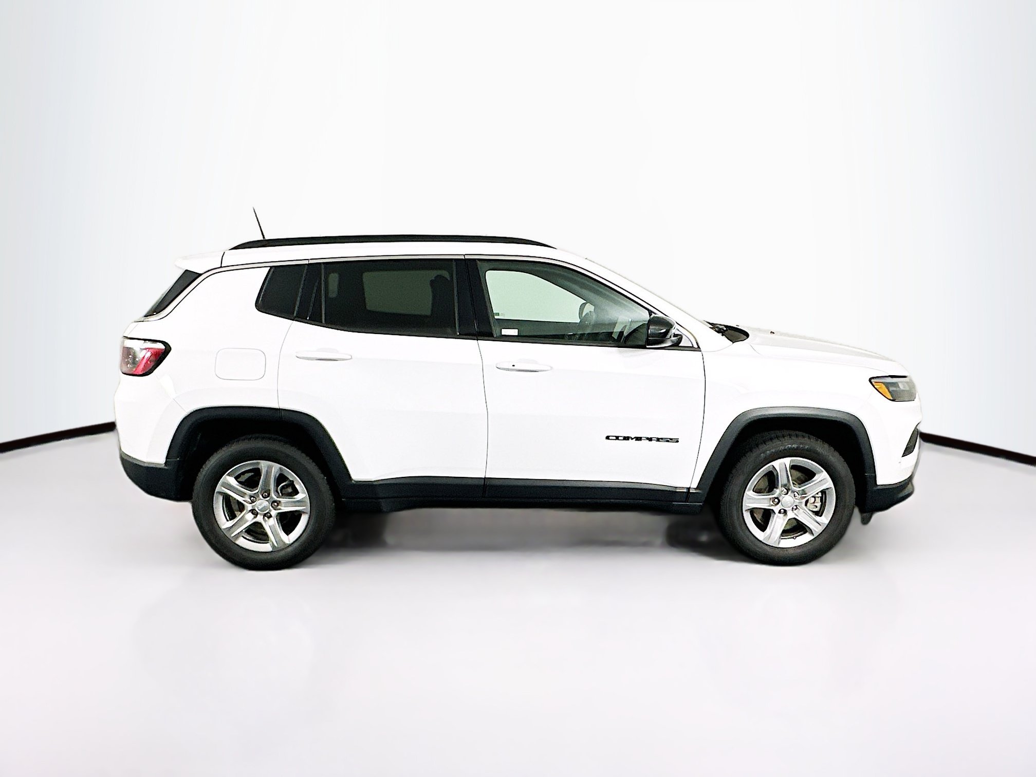 Used 2024 Jeep Compass Latitude AWD/4WD image 10