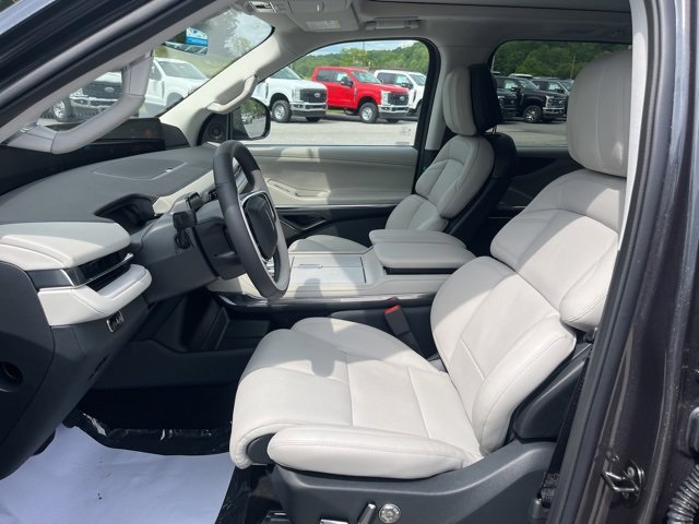 New 2025 Lincoln Navigator Reserve image 12