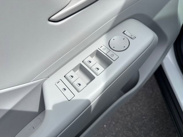 Certified 2025 Hyundai Kona SEL image 10