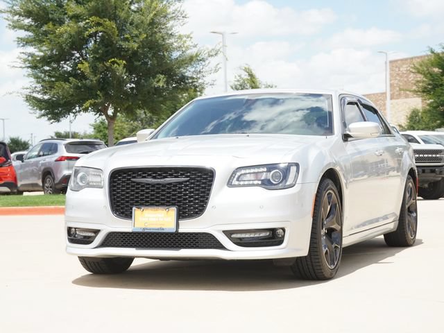 Certified 2022 Chrysler 300 Touring L RWD image 3