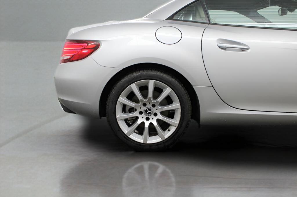 Used 2019 Mercedes-Benz SLC 300 image 37