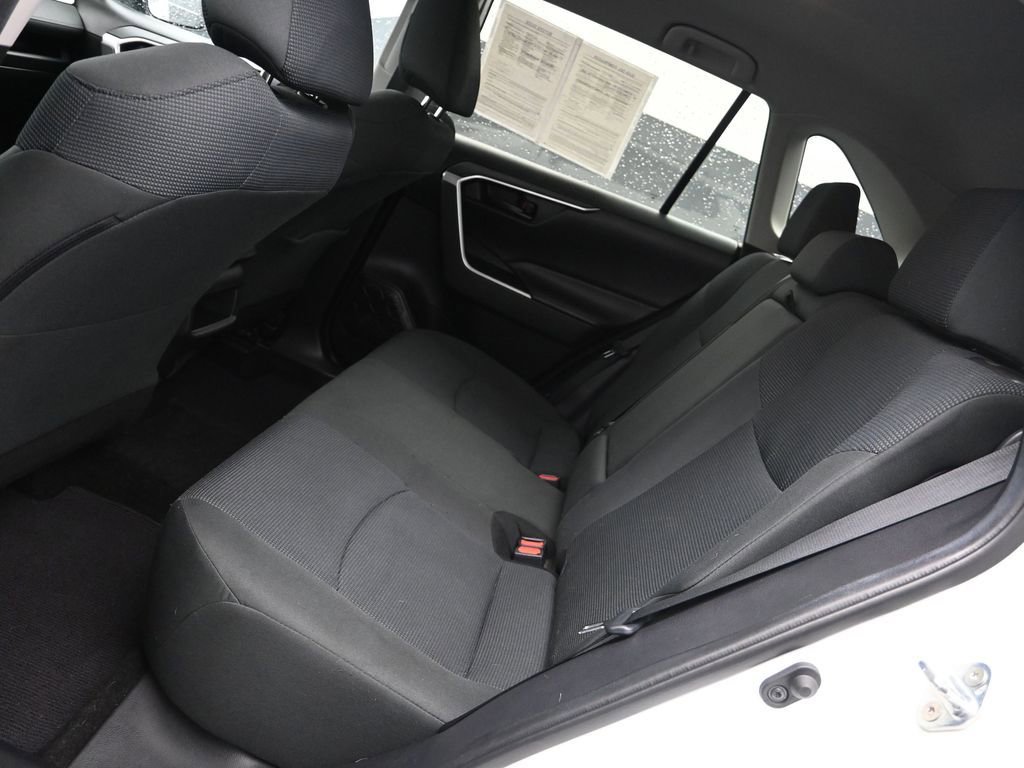 Used 2020 Toyota RAV4 LE FWD image 14