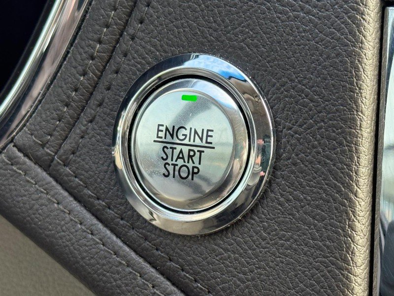 Used 2019 Lincoln Continental Select w/ Continental Climate Package image 17