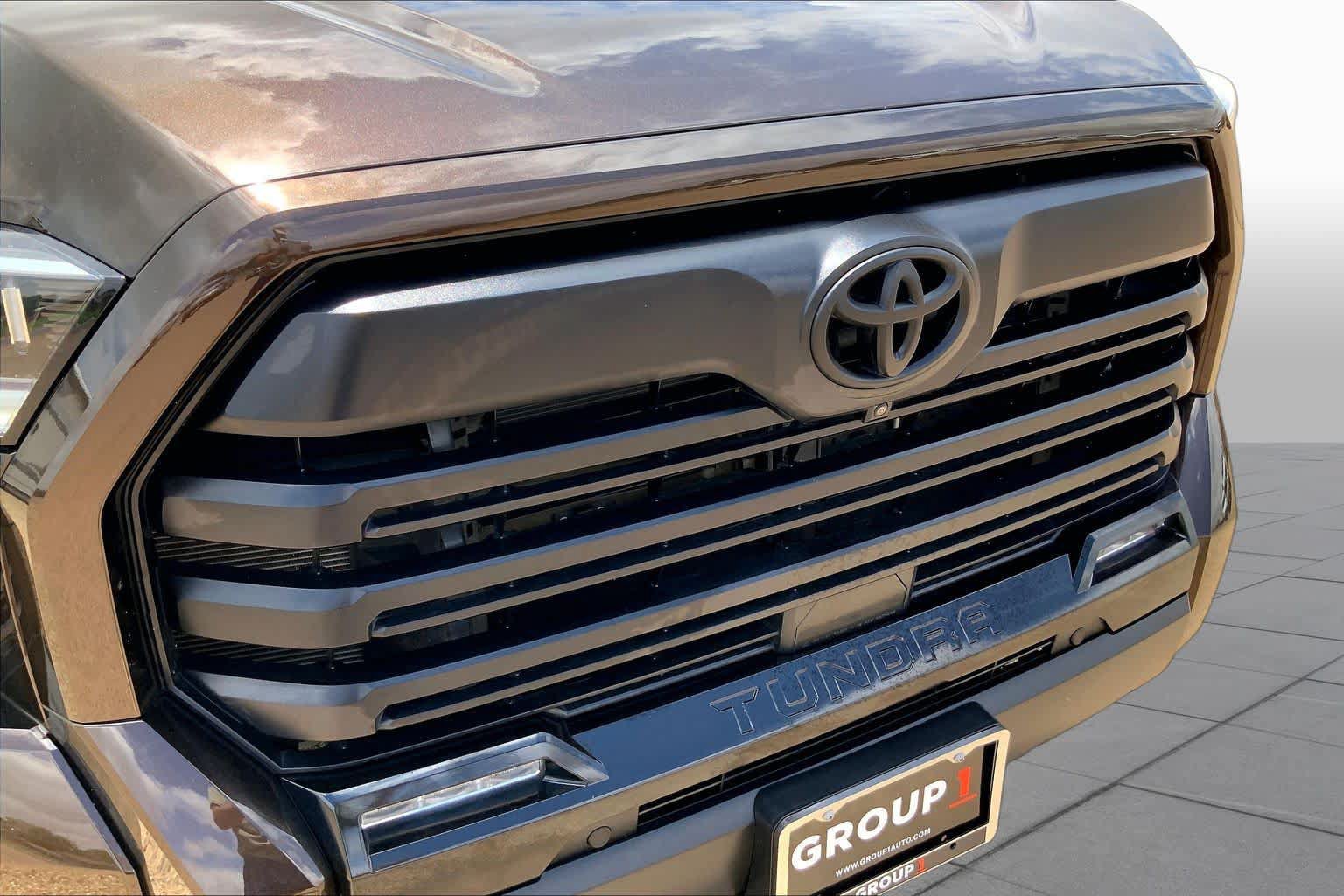 Used 2024 Toyota Tundra Limited AWD/4WD image 37