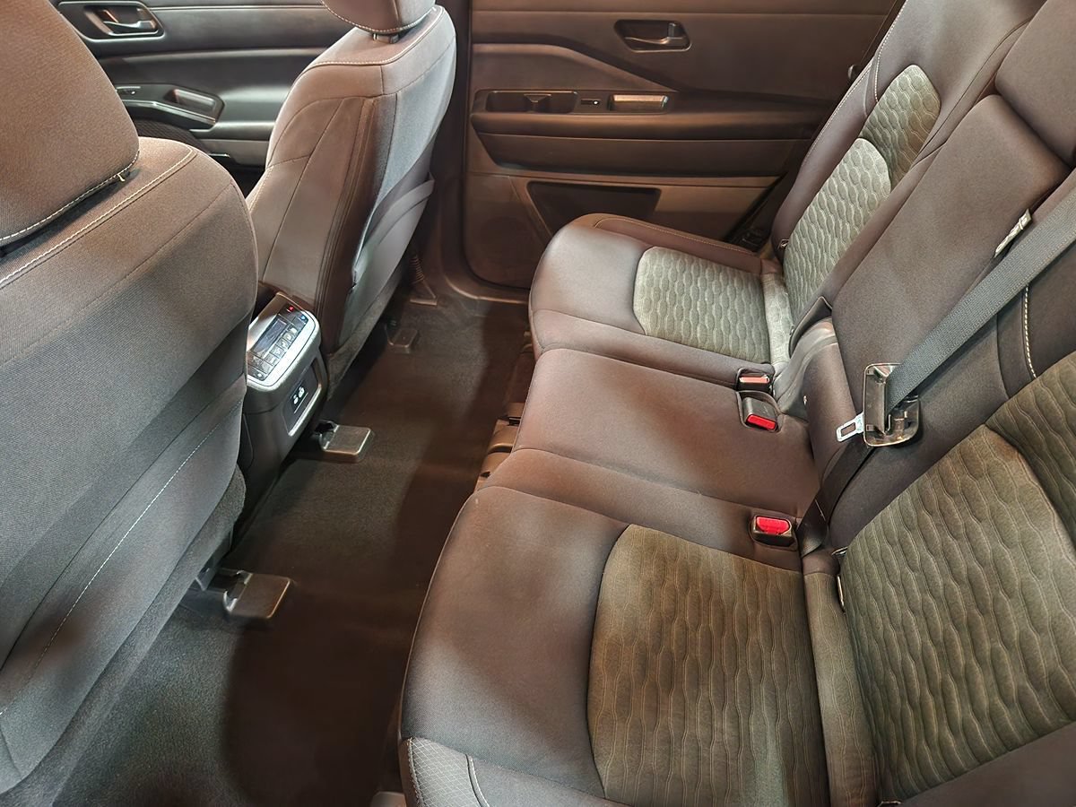 Used 2023 Nissan Pathfinder SV FWD image 48
