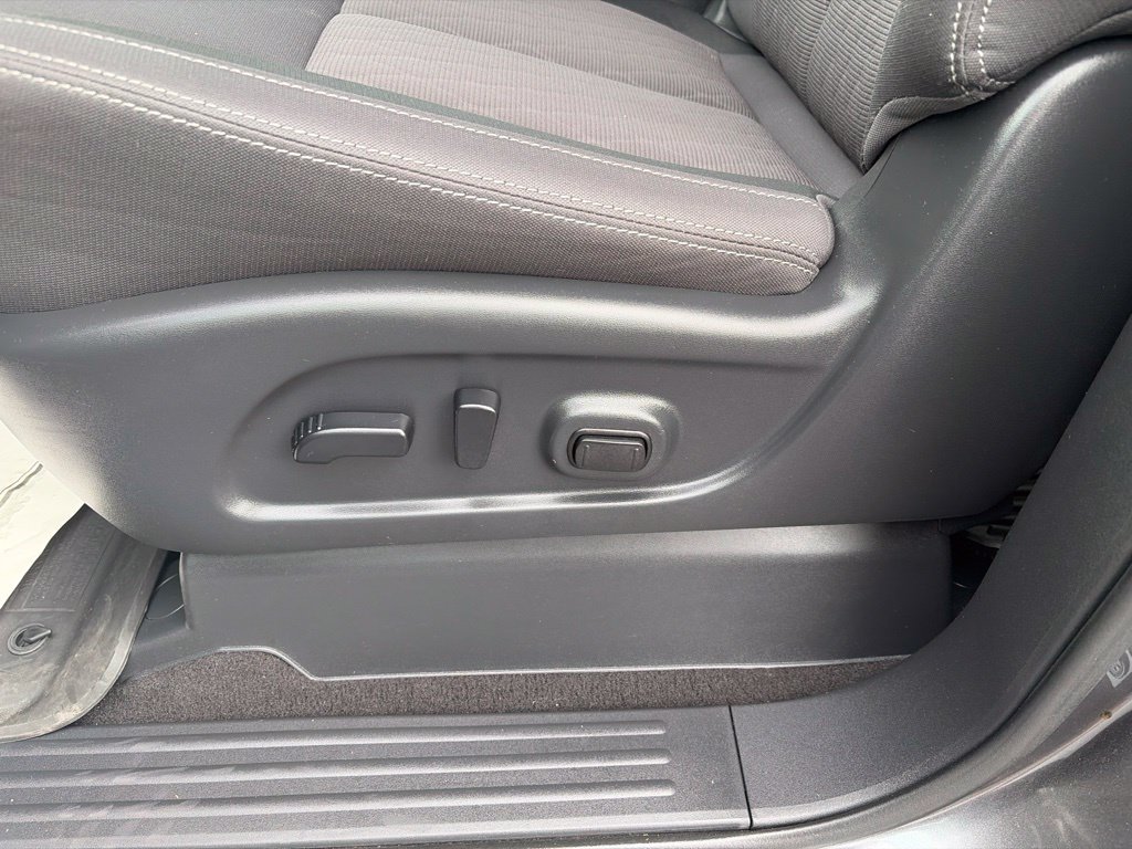 Used 2024 Nissan Titan SV w/ SV Convenience Package AWD/4WD image 16