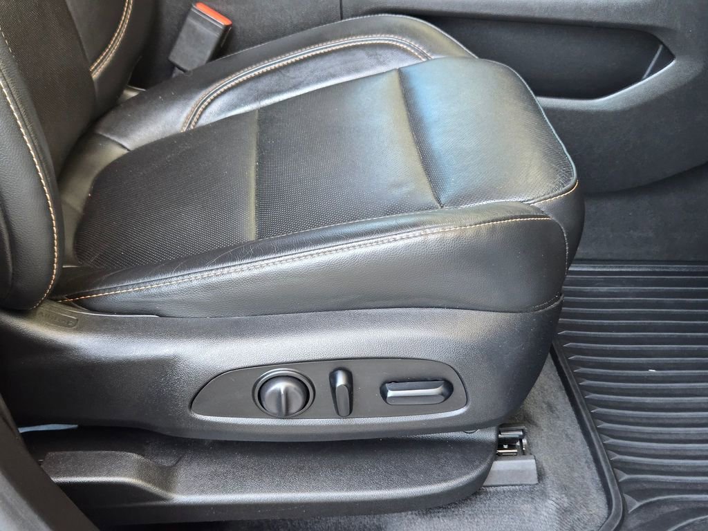 Used 2020 Chevrolet Traverse Premier w/ Redline Edition image 30