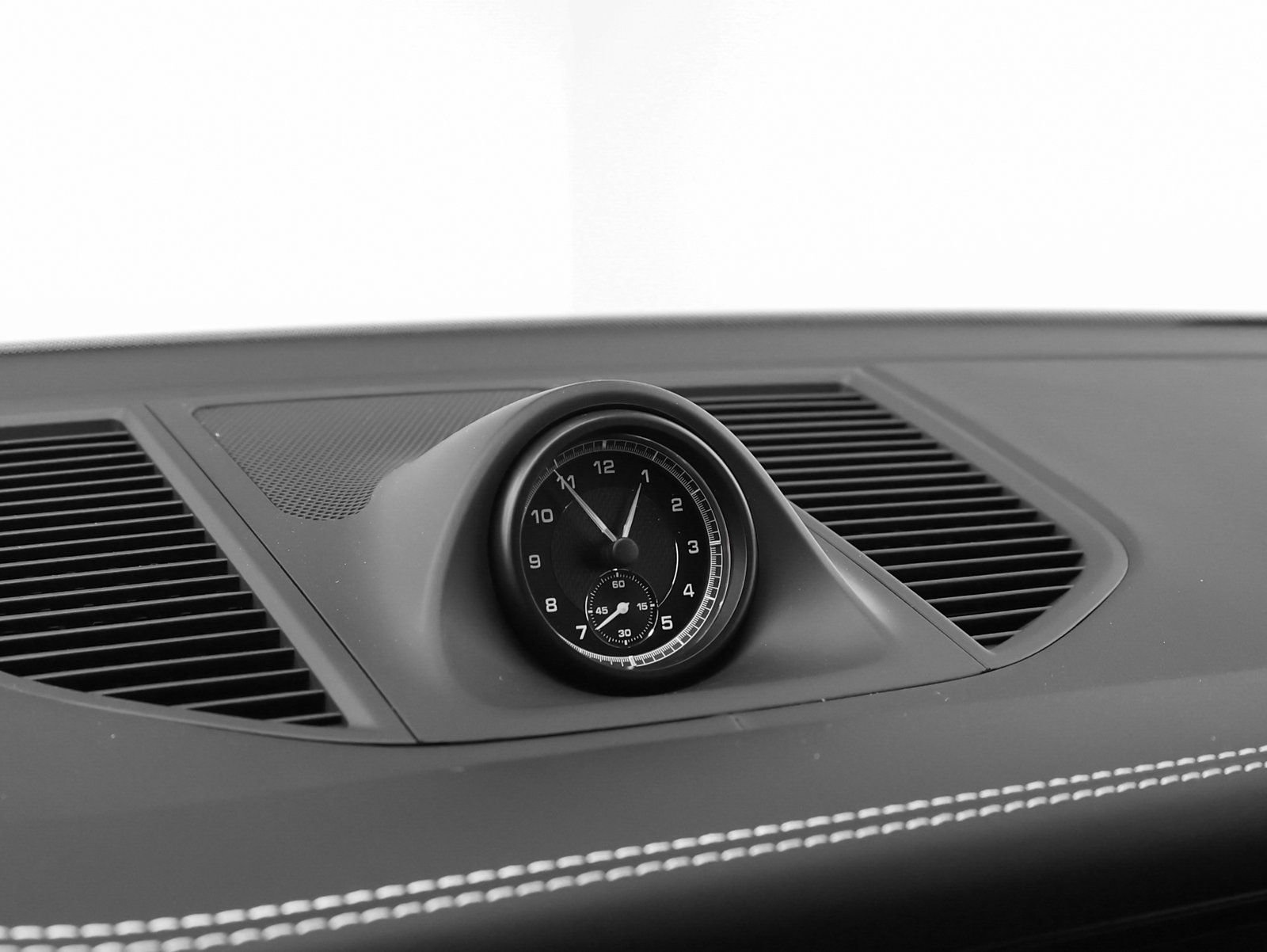 New 2026 Porsche Macan image 39