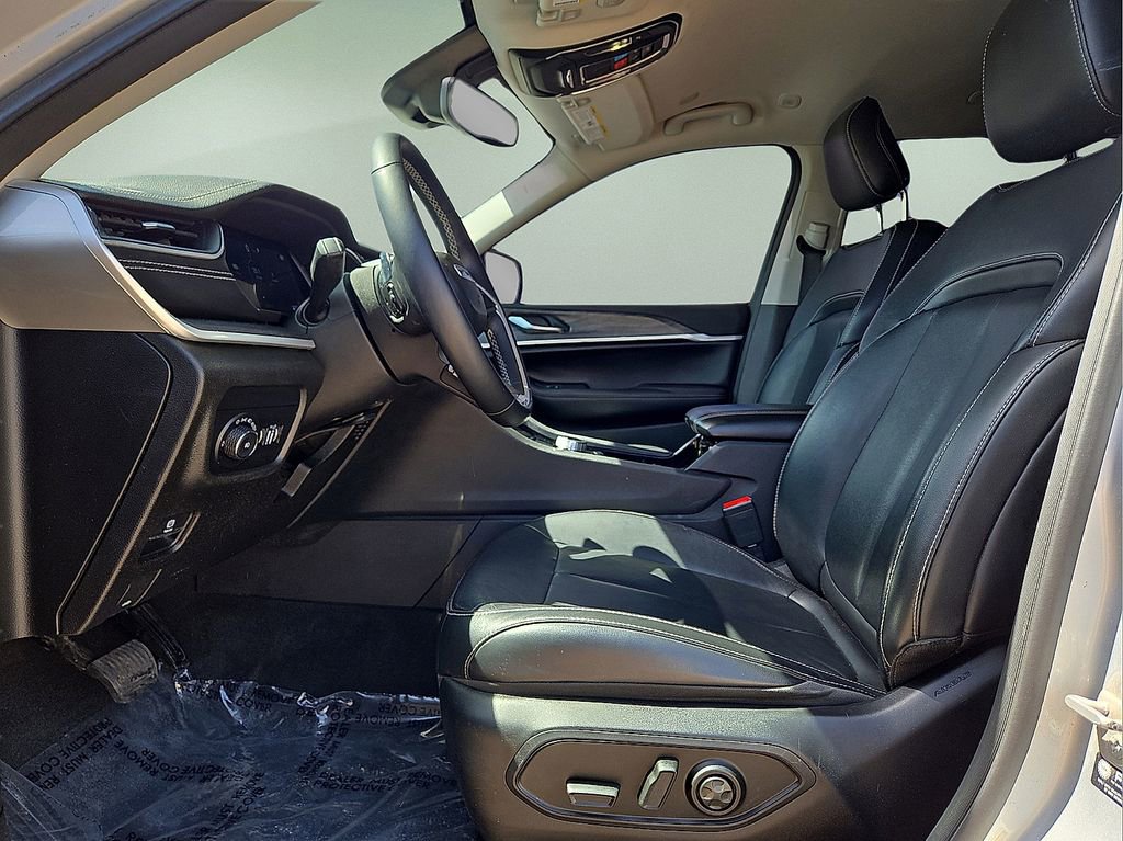 Used 2021 Jeep Grand Cherokee L Limited w/ MOPAR Finishing Package image 25