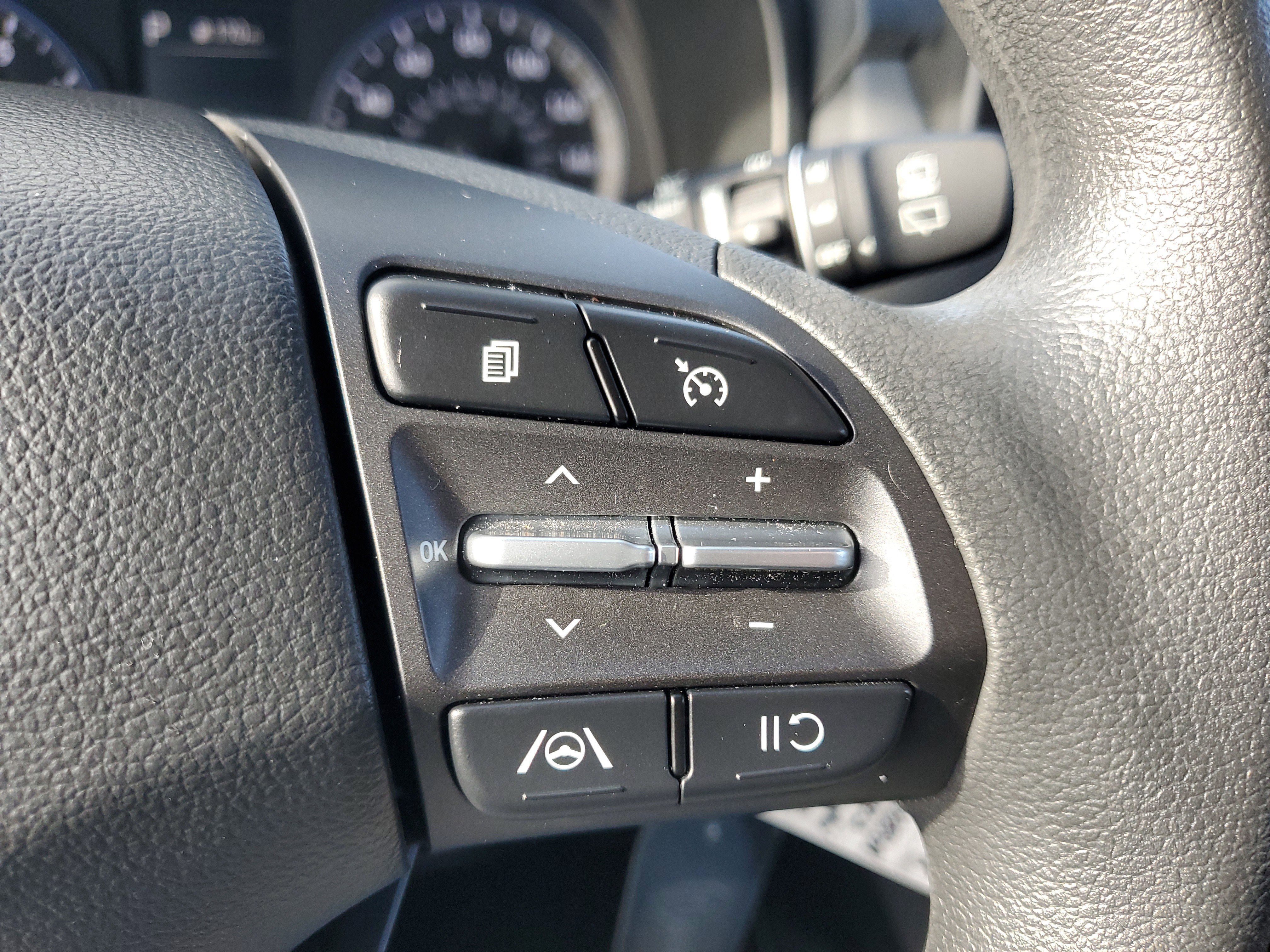 Used 2023 Hyundai Kona SE w/ Cargo Package image 21