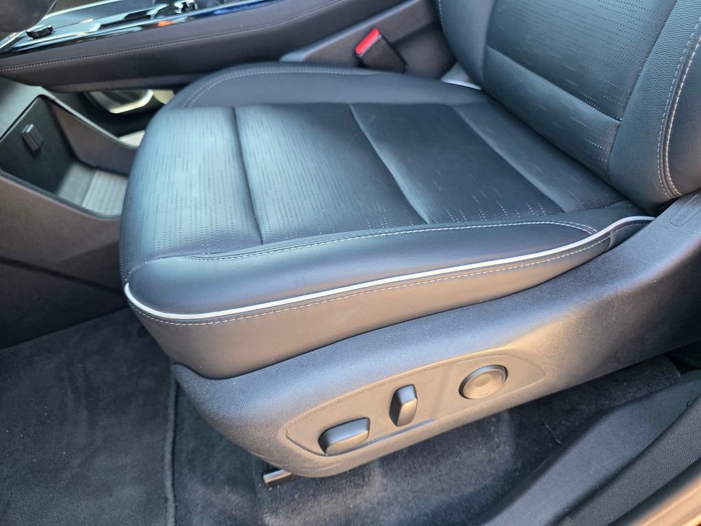 Certified 2025 Buick Enclave Sport Touring FWD image 12
