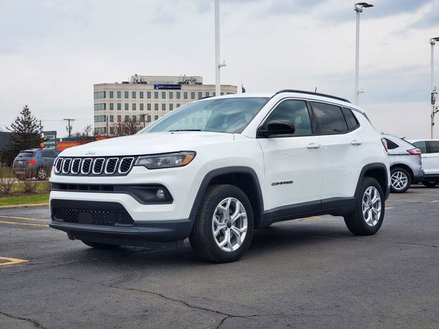 Used 2025 Jeep Compass Latitude AWD/4WD image 33