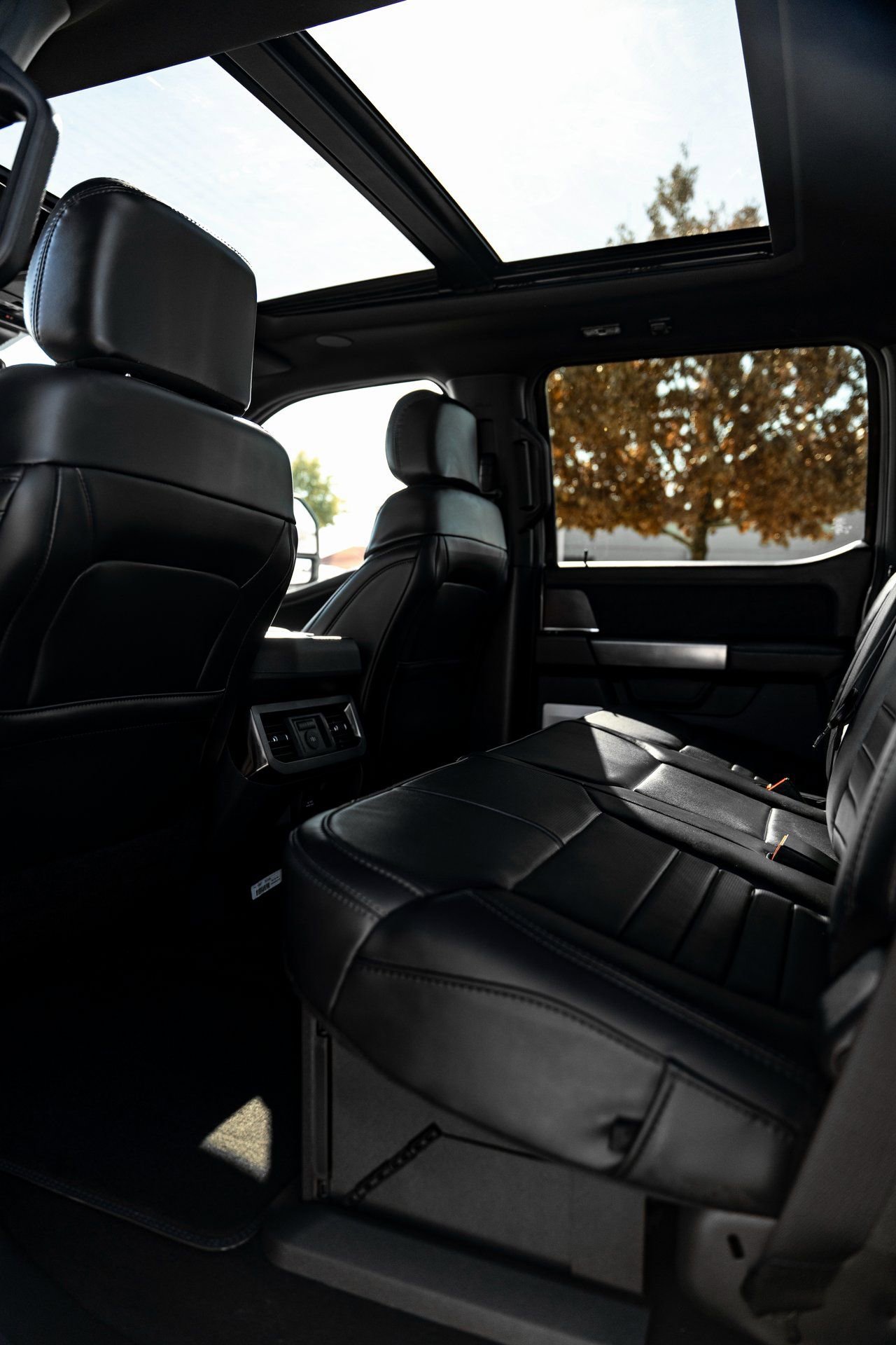 Used 2026 Ford F450 Platinum image 4