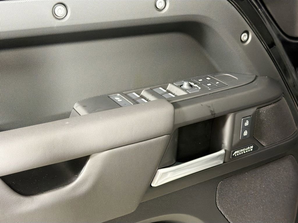 New 2026 Land Rover Defender 130 X-Dynamic SE AWD/4WD image 18