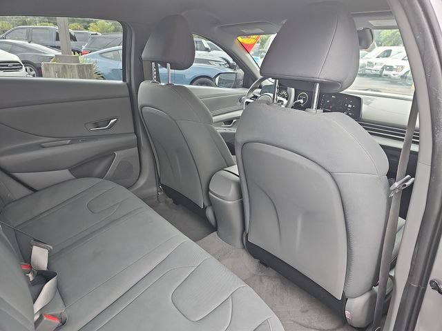 Used 2023 Hyundai Elantra SEL w/ Convenience Package FWD image 13