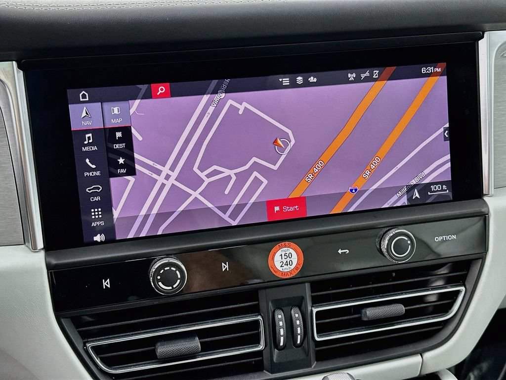 Certified 2023 Porsche Macan AWD/4WD image 16