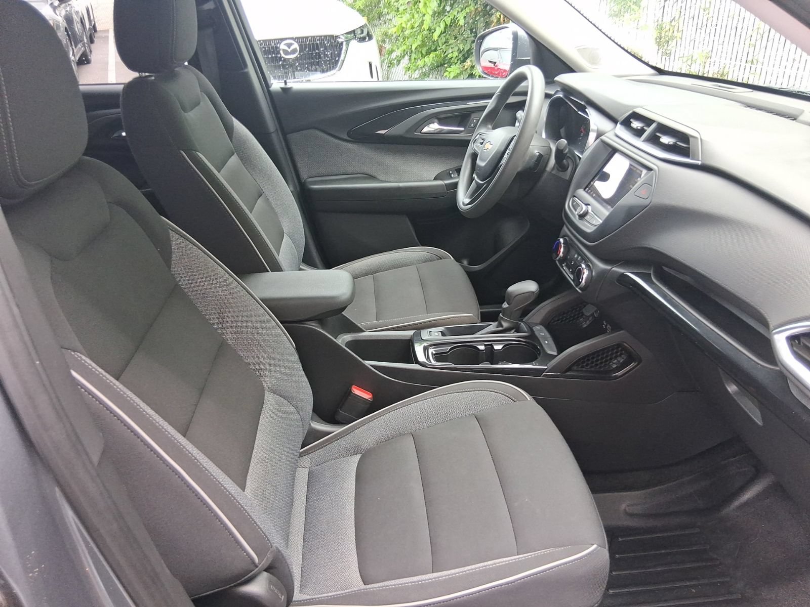Used 2021 Chevrolet TrailBlazer LT w/ LPO, Blackout Package FWD image 19
