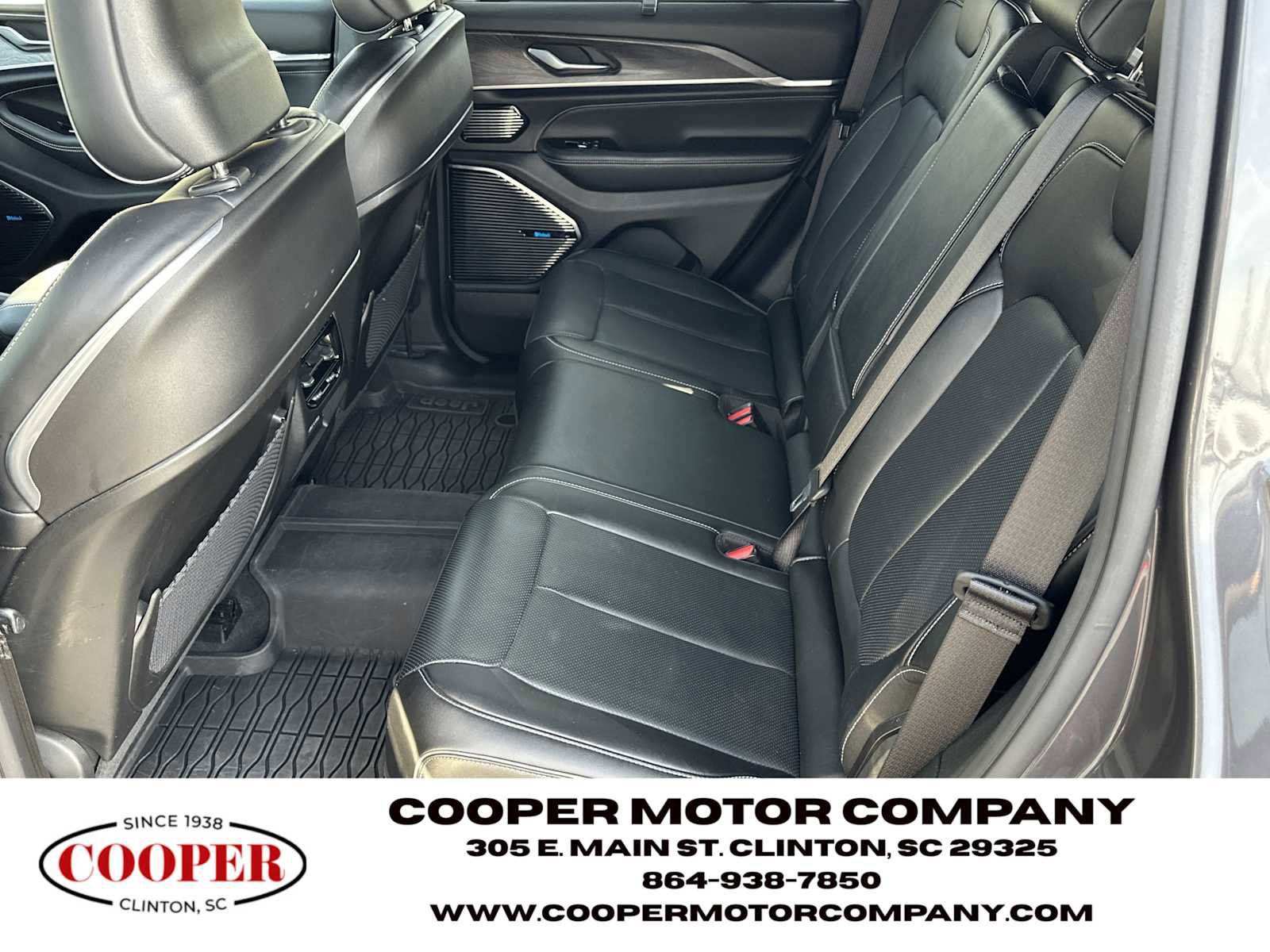 Used 2022 Jeep Grand Cherokee Overland w/ Advanced Protech Group III image 21