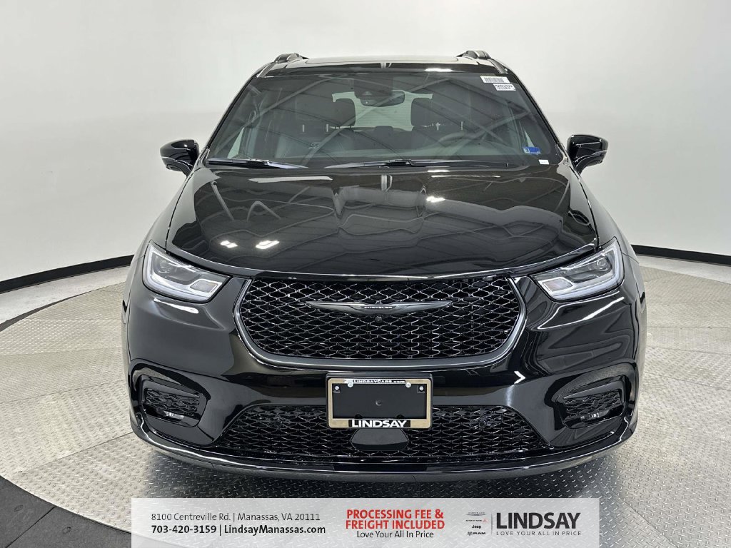 New 2026 Chrysler Pacifica Select w/ S Appearance Package FWD image 3