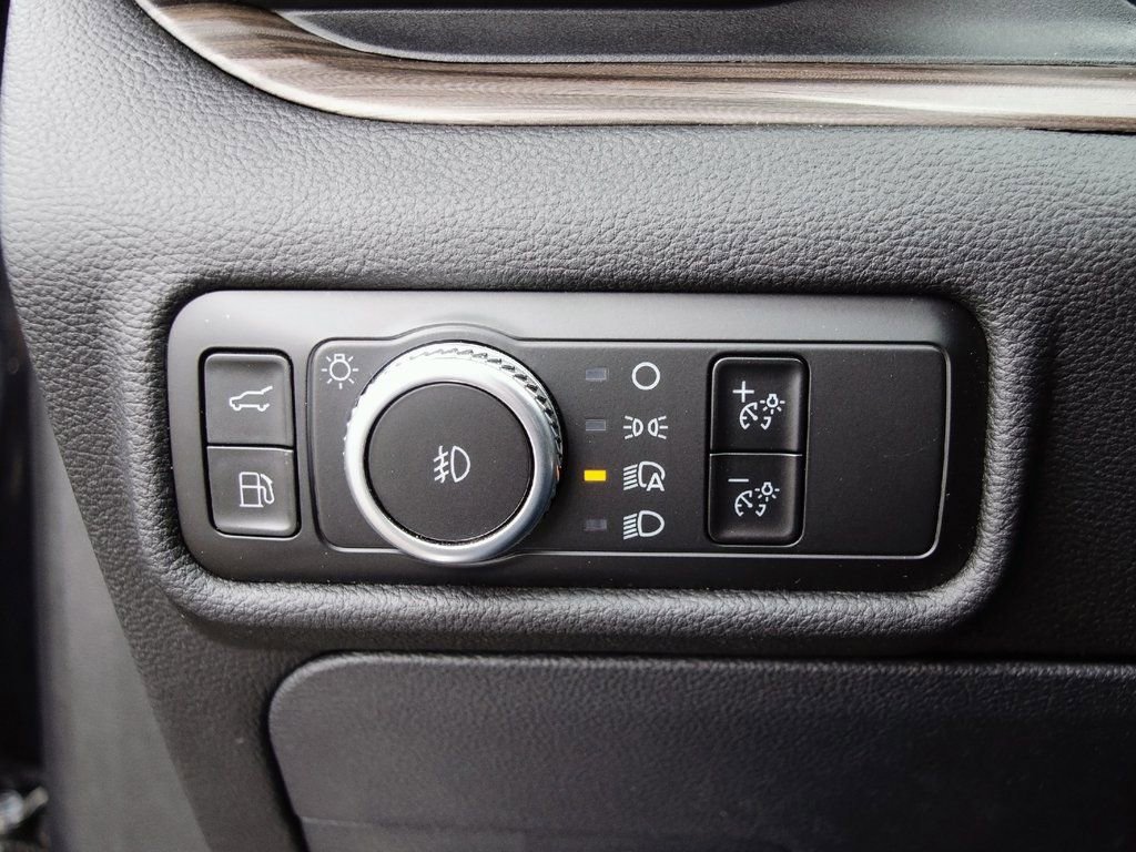 Used 2023 Ford Explorer Limited image 29