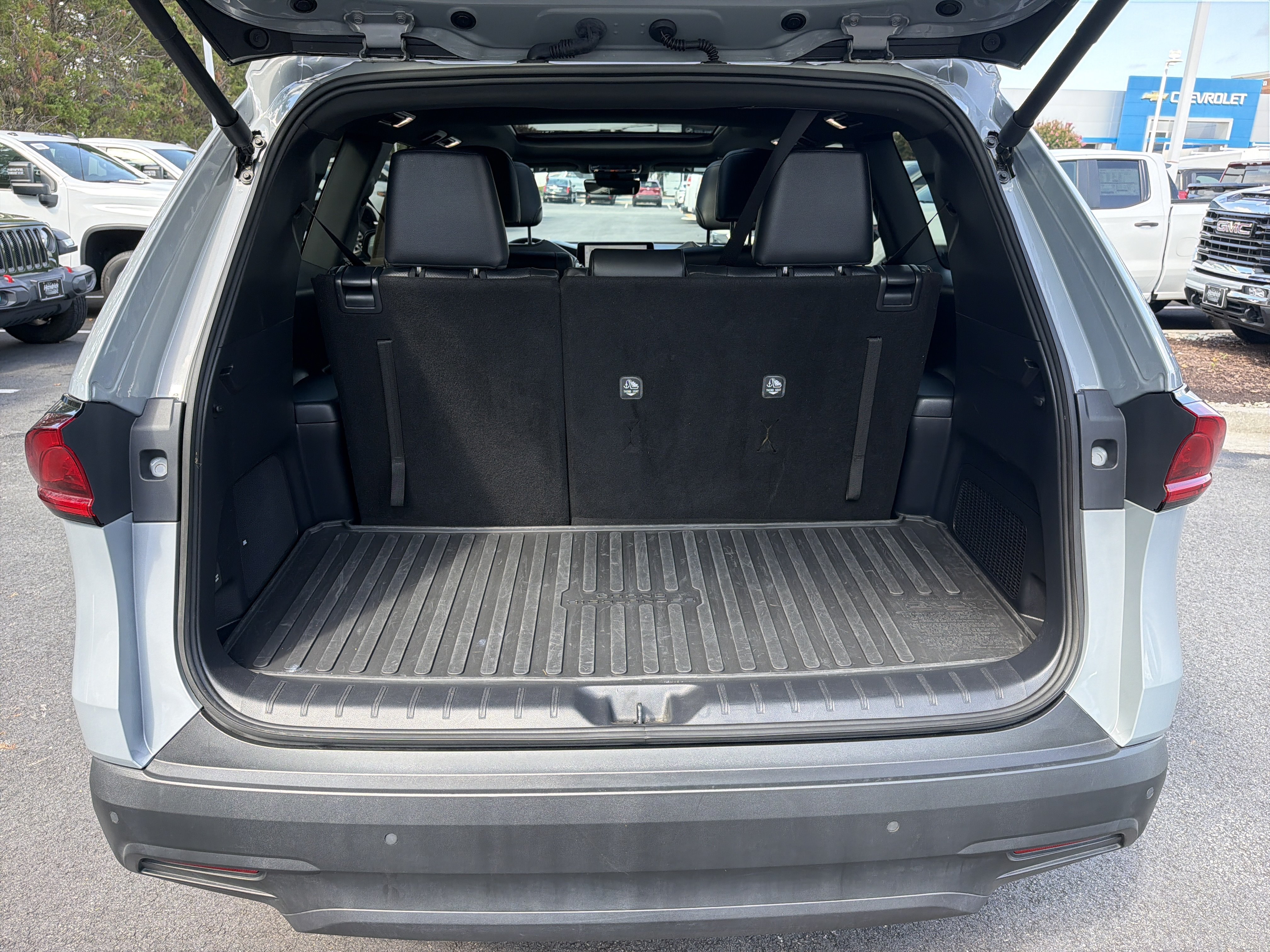 Used 2025 Toyota Grand Highlander AWD Hybrid image 34