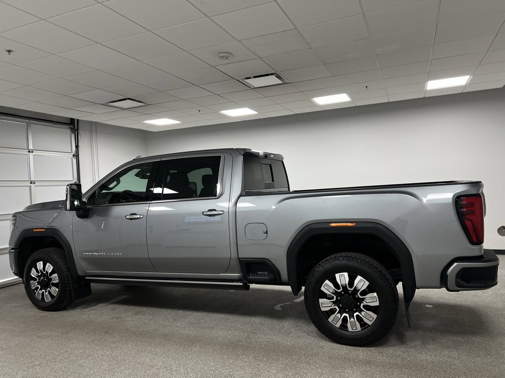 Used 2024 GMC Sierra 2500 Denali w/ Denali Reserve Package image 8